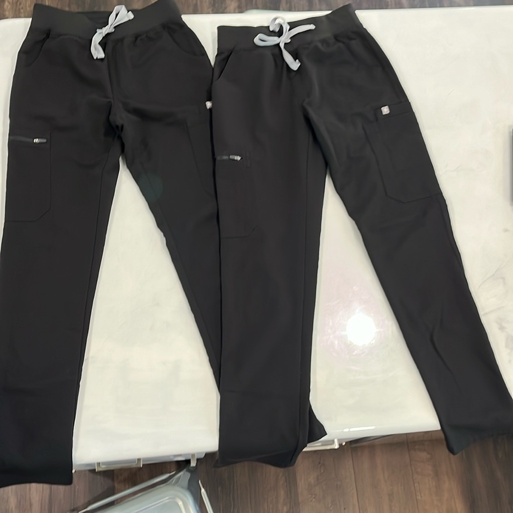 Figs High Waisted Yola Skinny Scrub Pants, —2 pairs— XXS